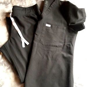 Black figs scrub set